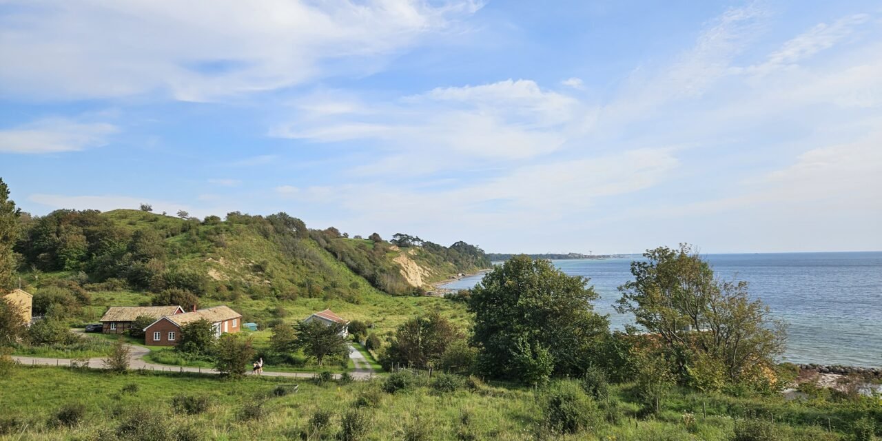 Hiking the Skåneladen SL5 Trail from Helsingborg to Landskrona