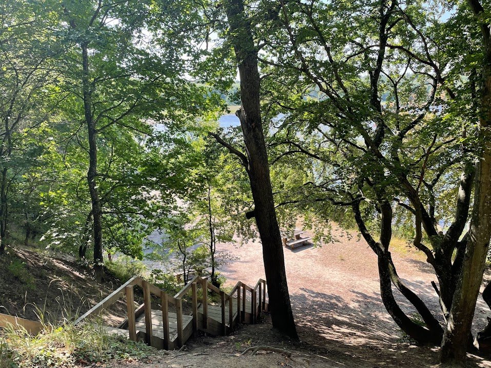 Resting spots and beautiful views